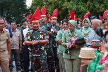 KASAD Jenderal Dudung Abdurachman Serahkan 20 Unit Rumdis ke Kodim 1414 Tator