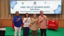 Menaker, Najwa Shihab dan dari Direksi Otsuka usai diskusi TBC