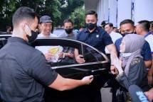 Presiden Jokowi Coba Kripik Tempe Buatan Vivi Pelaku UMKM Sukabumi