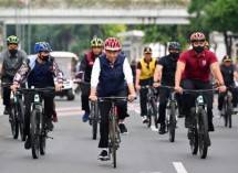 Presiden Jokowi Bersepeda di Kawasan CFD Sudirman-Thamrin