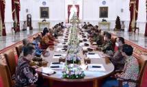 Presiden Jokowi Bertemu Perwakilan Industri Jasa Keuangan di Istana Merdeka