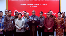 Pertemuan pelaku industri perbankan bersama Otoritas Jasa Keuangan (OJK) dengan Presiden Jokowi