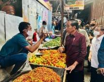 Presiden Jokowi Cek Harga Sembako di Pasar Airmadidi Minahasa Utara
