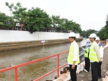 Presiden Jokowi Tinjau Pembangunan Sodetan Kali Ciliwung ke Kanal Banjir Tim