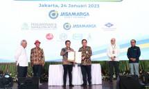 Penandatanganan Perjanjian Pengusahaan Jalan Tol (PPJT) antara Badan Pengatur Jalan Tol (BPJT) Kementerian PUPR dan Badan Usaha Jalan Tol (BUJT) PT Jasamarga Akses Patimban 