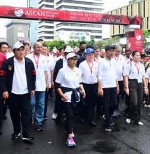 Presiden Jokowi bersama Menlu Retno Marsudi dan Menteri BUMN Erick Thohir