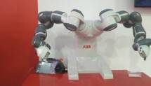 ABB Sakti Industri Kenalkan Robot YuMi sebagai Mitra Kerja