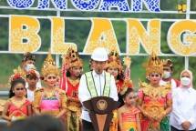 Presiden Jokowi Bersama Siswa-siswi SD/SMP/SMA Resmikan Bendungan Danu Kerthi Buleleng Bali