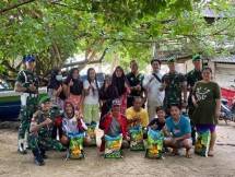 Bakti Sosial Yonif 147/KGJ Membantu Masyarakat Kurang Mampu