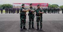 Panglima TNI Yudo Margono (Tengah) 