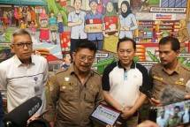 Mentan Tinjau Pengiriman 500 Ton Beras dari Sumsel di Pasar Induk Beras Cipinang 