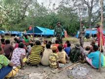 Babinsa Pos Ramil Potowaiburu Berikan Himbauan Kepada Murid Untuk Kembali Ke Sekolah