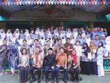 PT. Uni-Charm Indonesia Tbk Edukasi Pemilahan Sampah untuk Siswa SMA