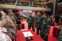 Panglima TNI Laksamana Yudo Margono Pimpin Penandatanganan Kontrak Pengadaan Barang dan Jasa Secara Kolektif UO Mabes TNI 2023