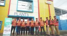 Direktur Utama PT Kirana Mitraabadi, Edo Karina Lesmana bersama Vice President Petrochemical Industry Business, PT Pertamina Patra Niaga, Oos Kosasih berserta jajarannya.