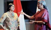 Sri Mulyani bersama Menkeu India