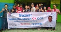Komunitas penggerak OK OCE, OK OCE Kemanusiaan menggelar sembako murah yang bekerjasama dengan Yayasan Sejahtera di Pademangan Barat, Jakarta