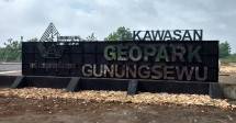 Gunung Sewu UNESCO Global Geopark Gunung Kidul (Foto ist)
