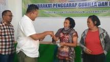 Masyarakat yang menerima suguh hati dari PTPN III
