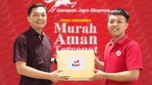 Iwan Sugiono, Manajer operasional HJeX (kiri)