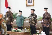 Wapres Maruf Amin Minta Pengusaha Sawit Dukung Program PSR