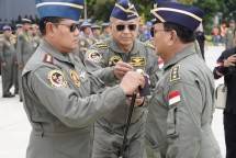 Panglima TNI Laksamana Yudo Margono Terima Pesawat C-130J-30 Super Hercules dari Menhan RI