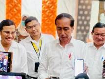 Presiden Jokowi Tinjau Kegiatan Penyampaian SPT di KPP Pratama Surakarta