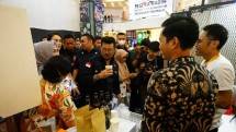Mentan syl mengunjungi stand Kopi