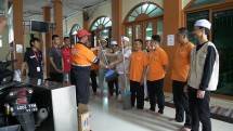 Sambut Bulan Ramadan Sicepat Ekspres Lakukan Aksi Bersih-Bersih Masjid Bersama Baznas