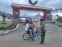 Brifif 8/GC Bagikan Takjil Buka Puasa