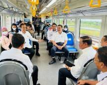 Presiden Jokowi dan Ibu Iriana Jajal Kereta Pertama di Pulau Sulawesi