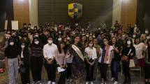 Miss Indonesia 2020, Pricilia Carla Yules saat mengunjungi Stella Maris School