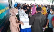 Berbagi Berkah, Universitas BSI Bagikan 300 Nasi Box Selama Bulan Suci Ramadhan