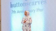 Linda Anggrea, CEO dan Creative Director dari Buttonscarves