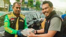 BSI Maslahat bersama PT Bank Syariah Indonesia Tbk (BSI) membagikan makanan untuk berbuka dan sahur puasa dalam program Berbuka dan Sahur. 