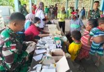 Satgas Yonif 143/TWEJ dan Puskesmas Senggi Gelar Pengobatan Gratis di Perbatasan RI-PNG