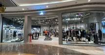 Toko Adidas di Lotte Mart Jakarta yang baru saja resmi dibuka Kanmo.