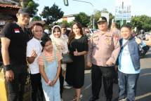 Selebriti Eko Mega Bintang Berbagi 5000 Takjil