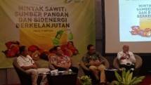 Analis Kebijakan Ahli Madya Kementerian Koordinator Bidang Perekonomian (Kemenko), Khadikin; Kepala Divisi Pengembangan Biodiesel Badan Pengelola Dana Perkebunan Kelapa Sawit (BPDPKS), Nugroho Adi Wibowo; Direktur Pemasaran Holding Perkebunan Nusantara PTPN III (Persero), Dwi Sutoro; Head of Industry & Government Relations Apical, Manumpak Manurung.