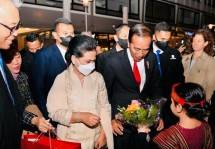 Presiden Jokowi dan Ibu Iriana Tiba di Hannover Jerman