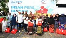 BTN dan Insan Pers Berbagi Paket Sembako 
