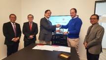 Penandatanganan MoU oleh CEO MDI Ventures Donald Wihardja (tengah) dengan Managing Director Antler Germany Christoph Klink (kedua dari kanan) disaksikan oleh Direktur Digital Business Telkom Fajrin Rasyid (kedua dari kiri)