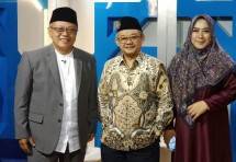 Sekretaris umum PP Muhammadiyah, Prof. Dr. Abdul Mu'ti dan Corporate Communication Director Danone Indonesia, Arif Mujahidin dalam acara Teras Ramadhan dengan tema "Merajut Indonesia unggul dan berkemajuan"