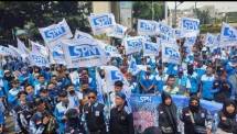 Serikat Pekerja Nasional (SPN) Gelar Unjuk Rasa, di halaman Mabes Polri di jalan Trunojoyo Jakarta.
