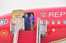 Presiden Jokowi didampingi Ibu Iriana bertolak ke Jepang, dari Pangkalan TNI AU Halim Perdanakusuma, Jakarta, Jumat (19/05/2023). (Foto: Humas Setkab/Jay) 