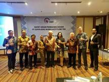 Komisaris dan Direksi PT Surya Biru Murni Acetylene Tbk (SBMA) berfoto bersama usai RUPST 2023 di Jakarta. (Foto: CorpSec SBMA)