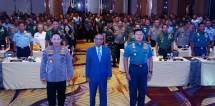 Menkopolhukam Prof. Dr. Mohammad Mahfud MD bersama panglima TNI dan Kapolri