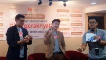 CEO Rumah Zakat Irvan Nugraha (kiri), CMO Didi Sabir (kanan) dan Duta Qurban Rumah Zakat Dennis Lim tengah