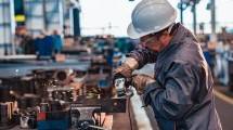 Ilustrasi SDM industri logam