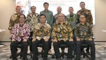 Duduk, kiri ke kanan: Komisaris Bambang Haryasena, Komisaris Utama Mohammad Salsabil, Direktur Utama Stanislaus Susatyo, Komisaris Semly Saalino. Berdiri: Komisaris Husni Amriyanto Putra (paling kiri), Direktur Keuangan Agus Suharyono (kedua dari kiri), Direktur HCM & Strategy Nizar (ketiga dari kiri), Direktur Construction Sinung Wibowo (kedua dari kanan), Komisaris Edie Kurniawan (paling kanan).